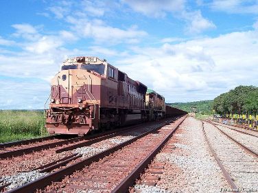 Locomotiva transportando minérios na Estrada de Ferro Carajás¹